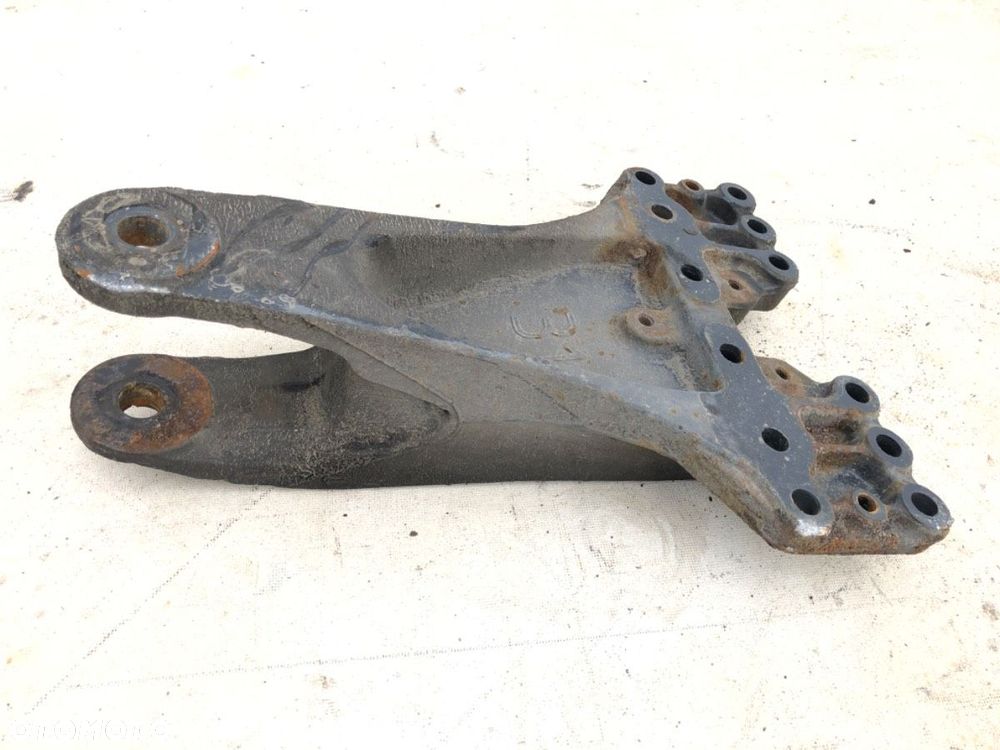 ŁAPA TYLNA MOCUJĄCA PÓŁRESOR  SCANIA R-series R420 1799578 - 5