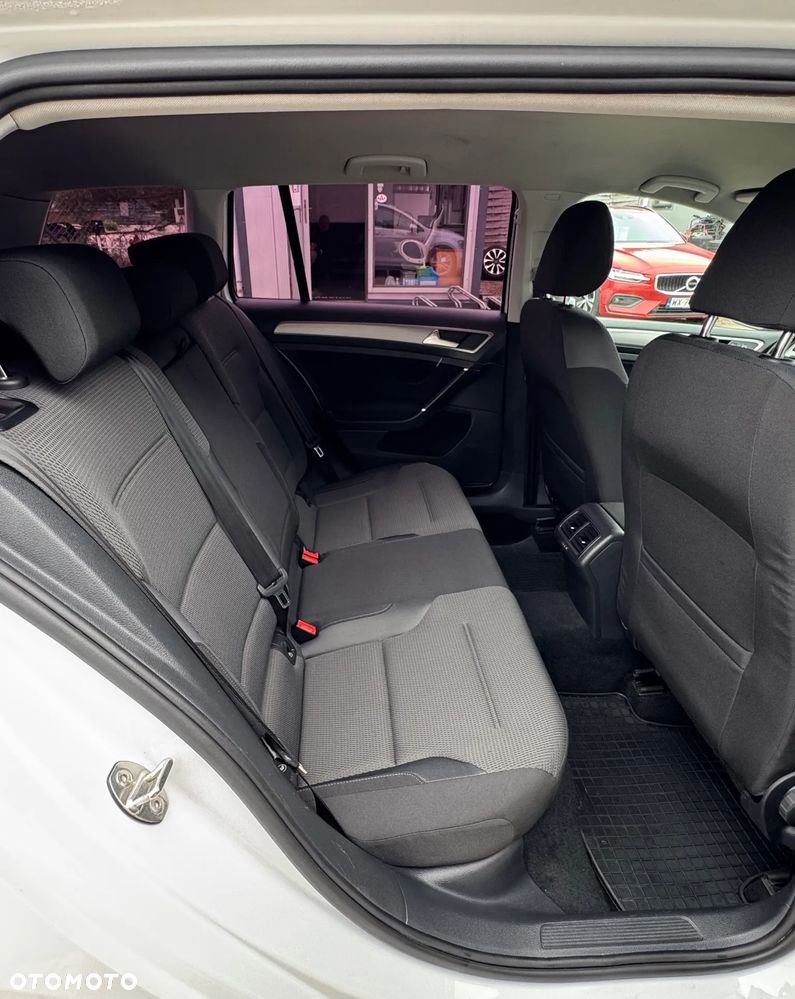 Volkswagen Golf - 26