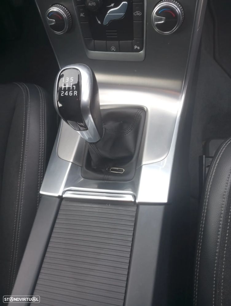 Volvo V60 2.0 D3 Kinetic - 11