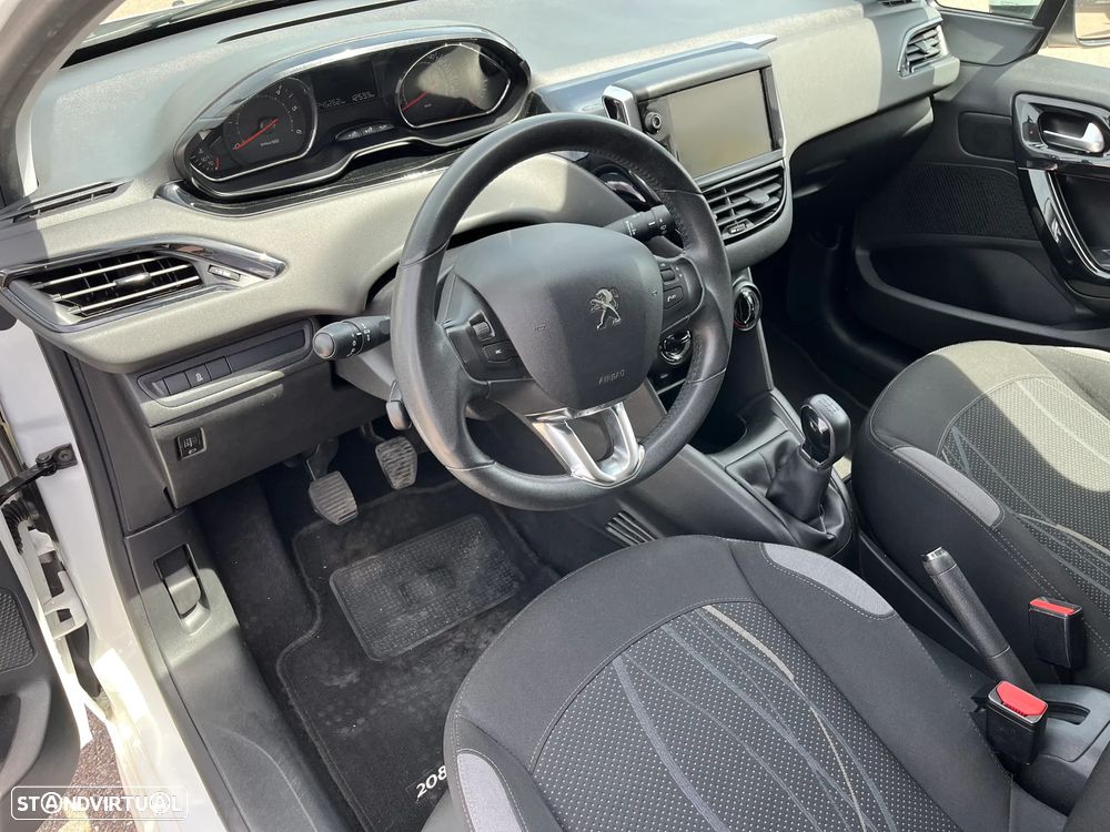 Peugeot 208 1.4 HDi Allure - 10
