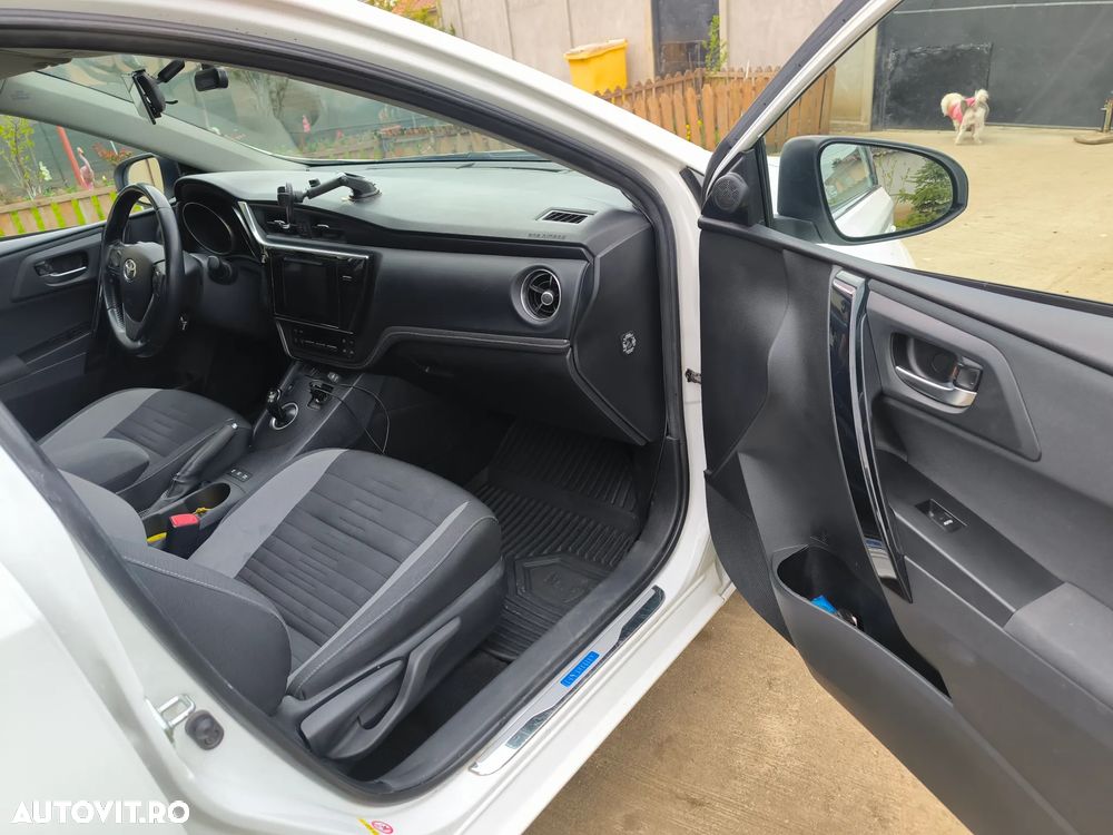 Toyota Auris - 10