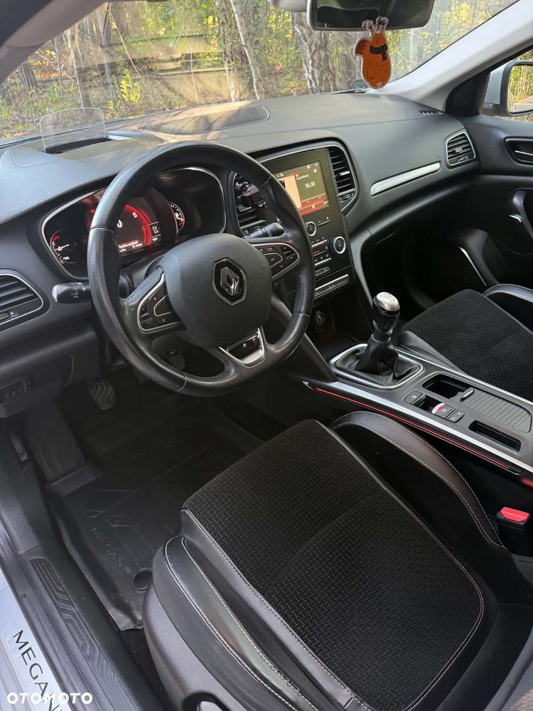 Renault Megane 1.2 Energy TCe Limited - 6