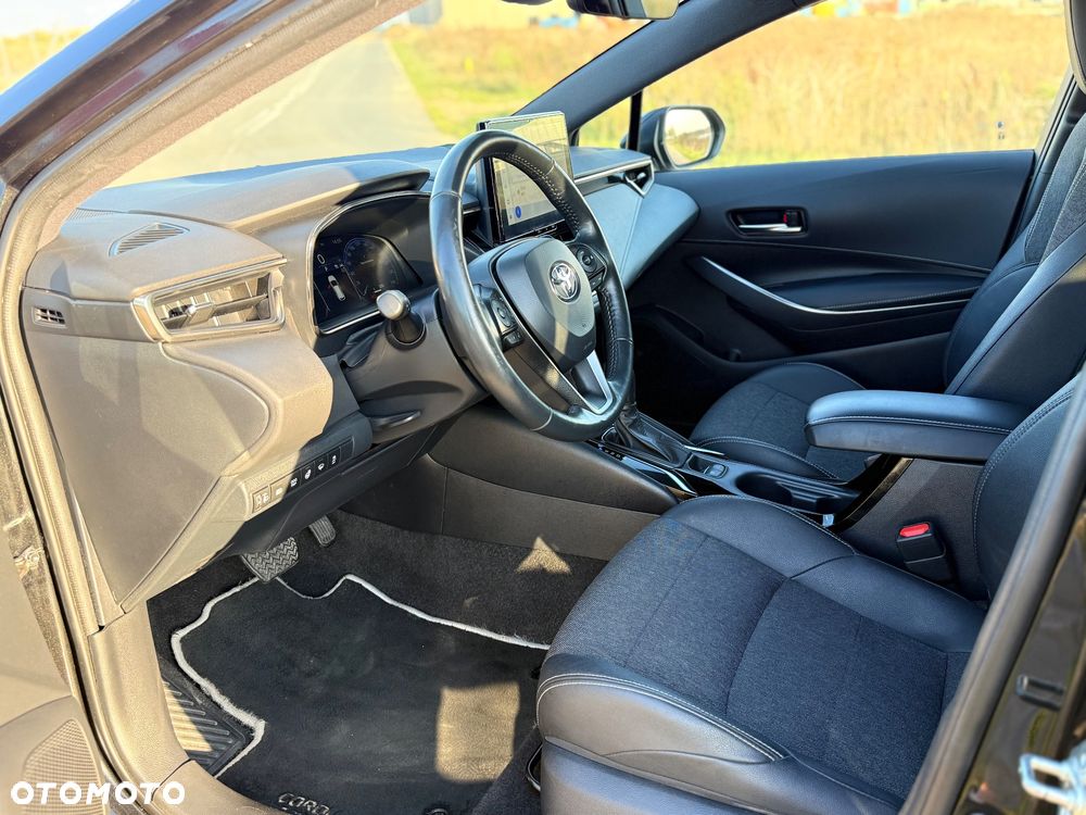 Toyota Corolla - 13