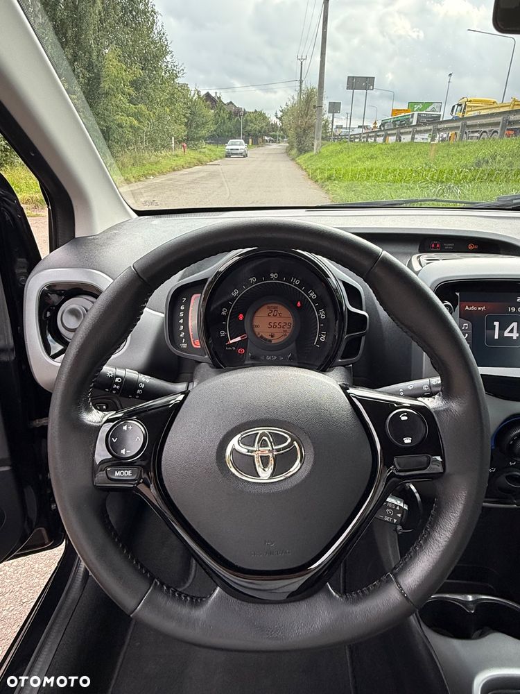 Toyota Aygo x-play - 33