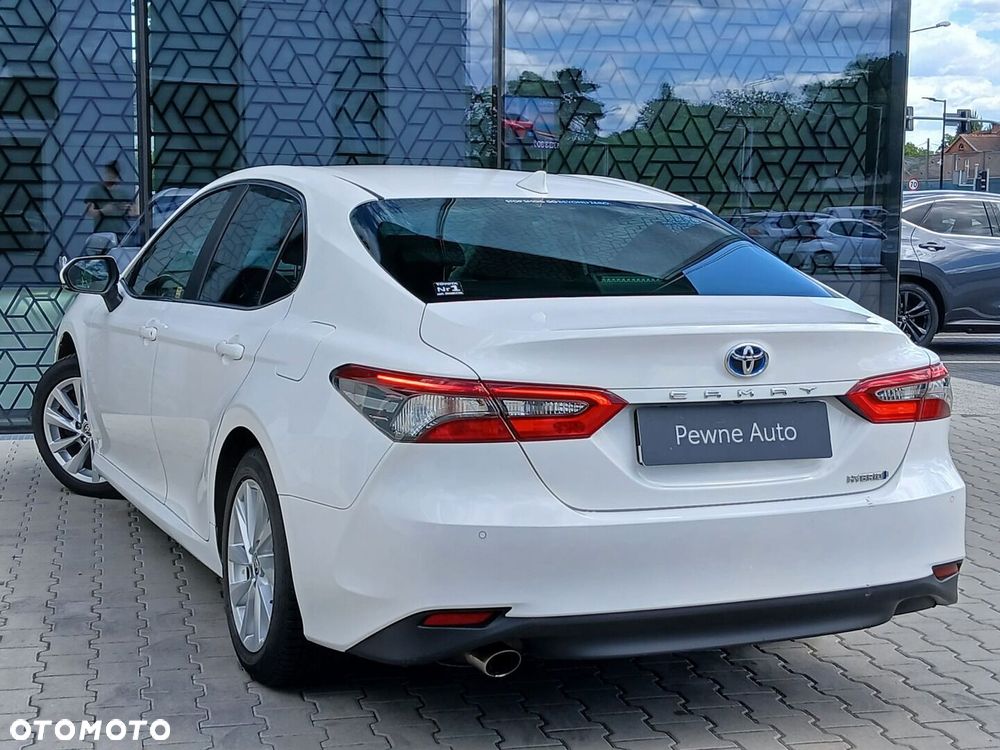 Toyota Camry - 11