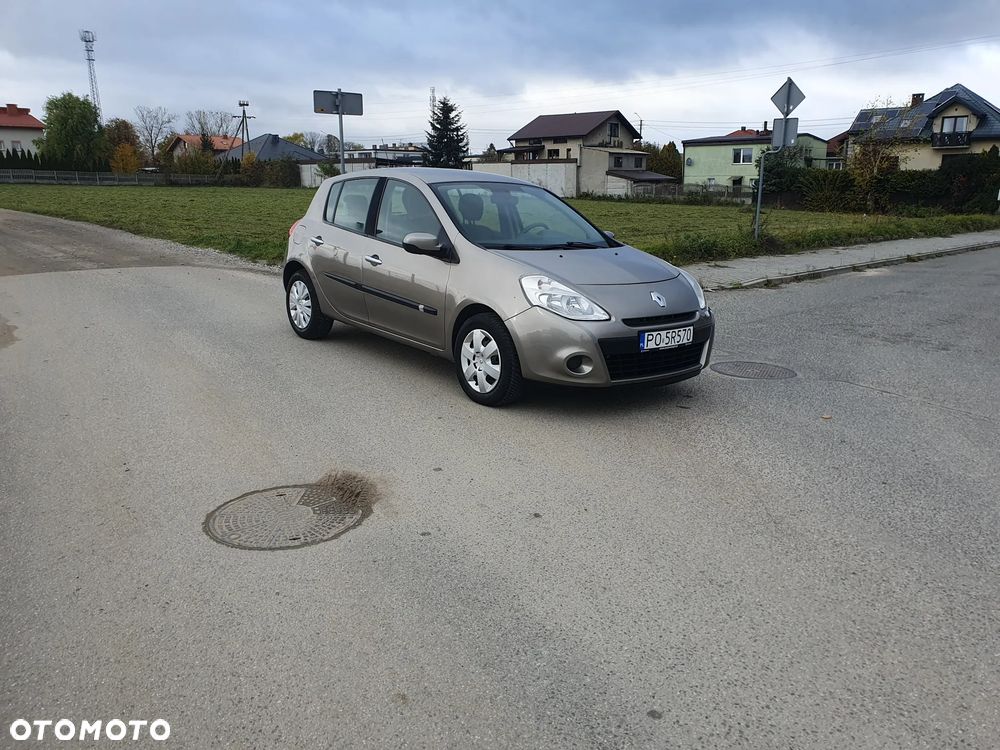 Renault Clio - 24