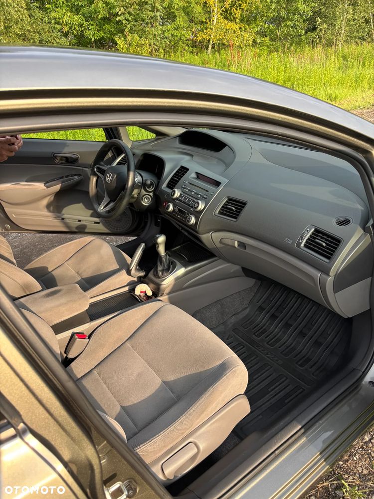 Honda Civic 1.8 Comfort - 12