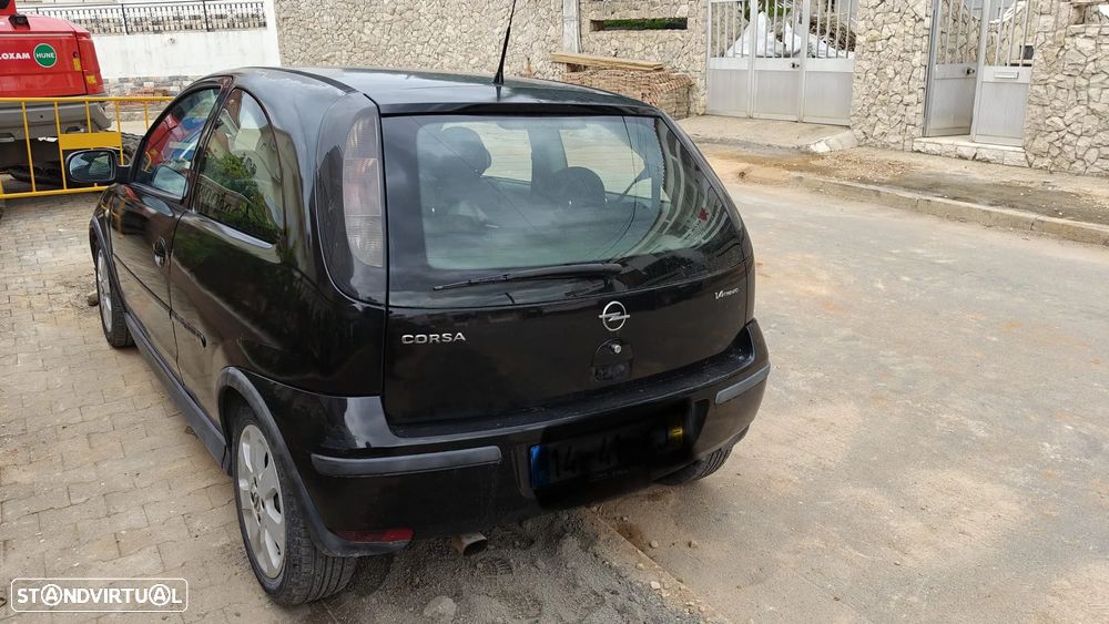 Opel Corsa 1.4 Twinport Cosmo - 11