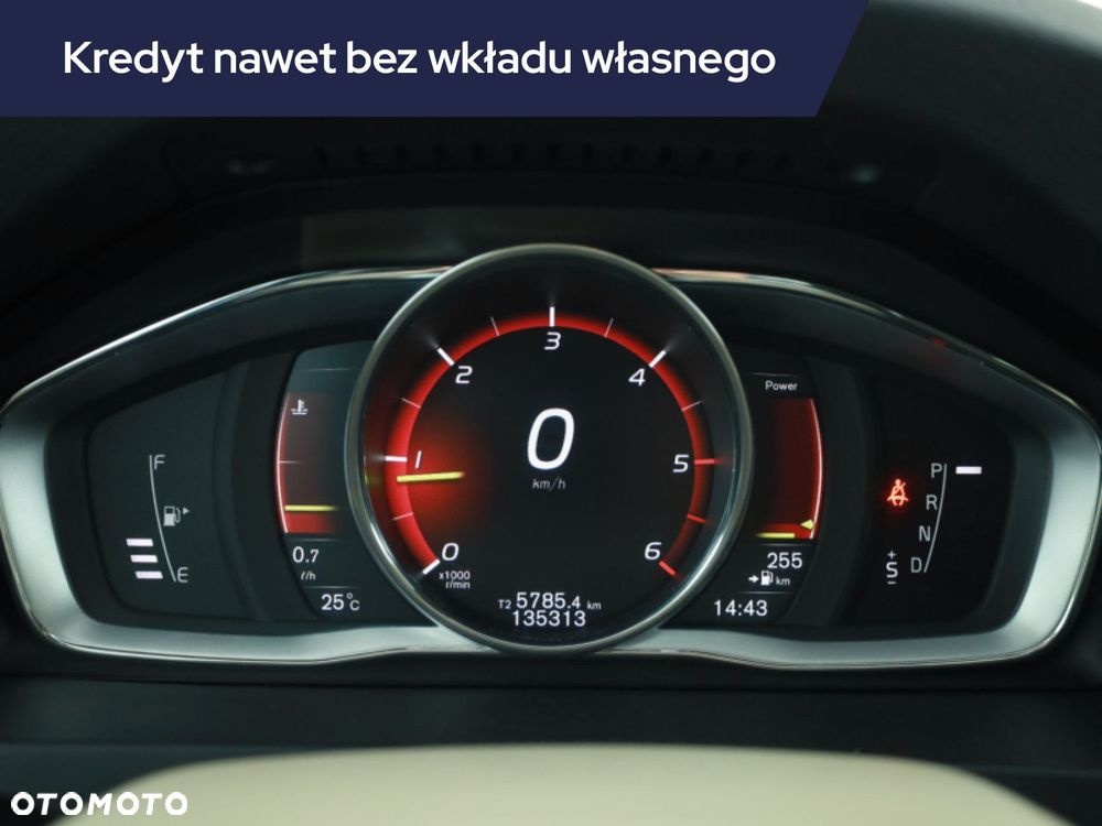 Volvo V60 Cross Country - 11