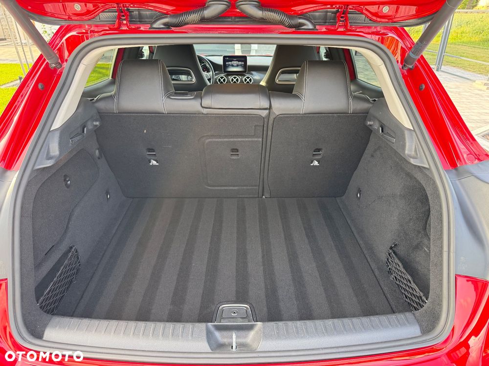 Mercedes-Benz GLA 200 7G-DCT Peak Edition - 10