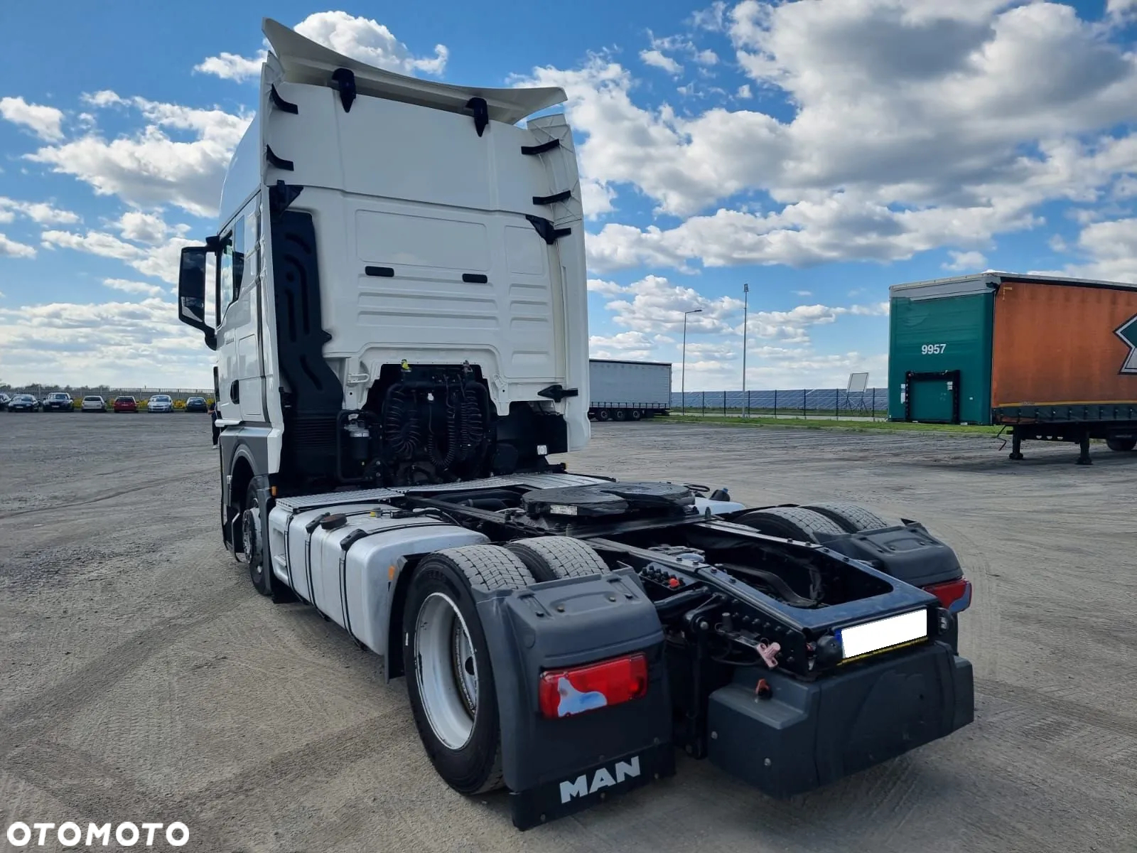 MAN TGX 18.470 LOWDECK PO KONTRAKCIE DUZA KABINA RETARDER ASYSTENT MARTWEGO POLA SALON PL AUTOMAT ZBIORNIKI 1090 LITRÓW RADAR - 6
