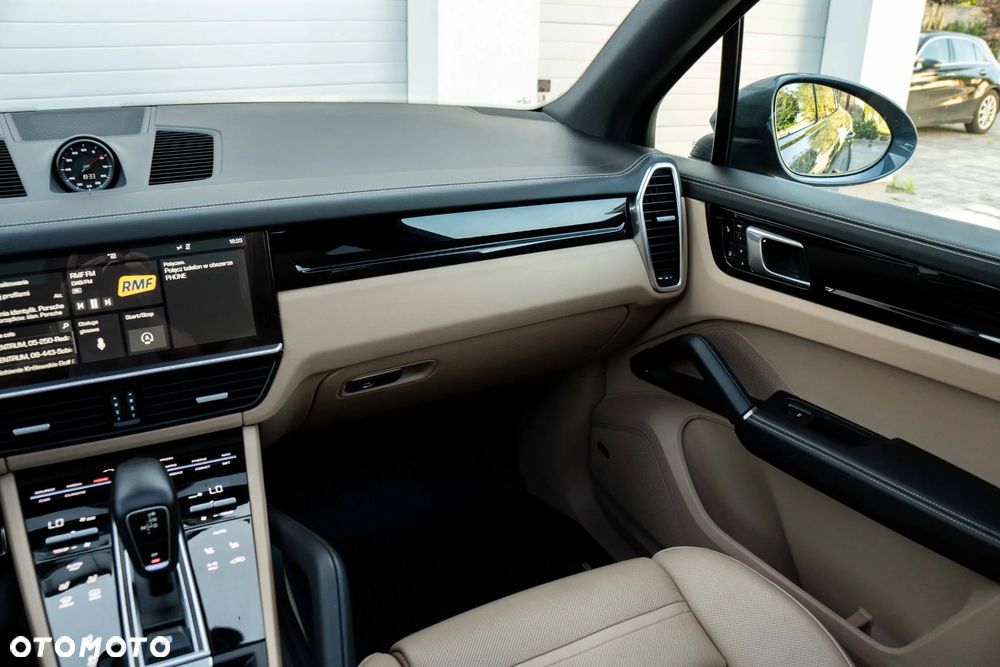 Porsche Cayenne S - 22