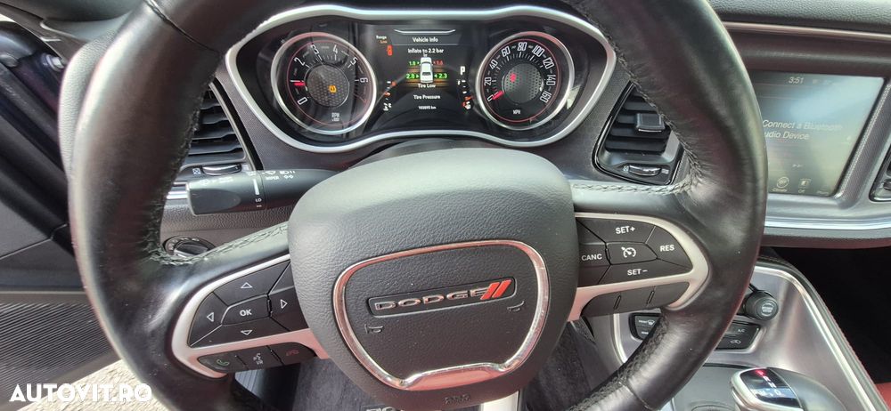 Dodge Challenger - 10