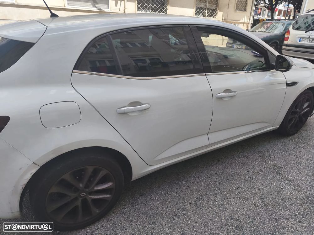 Renault Mégane 1.5 Blue dCi GT Line - 4