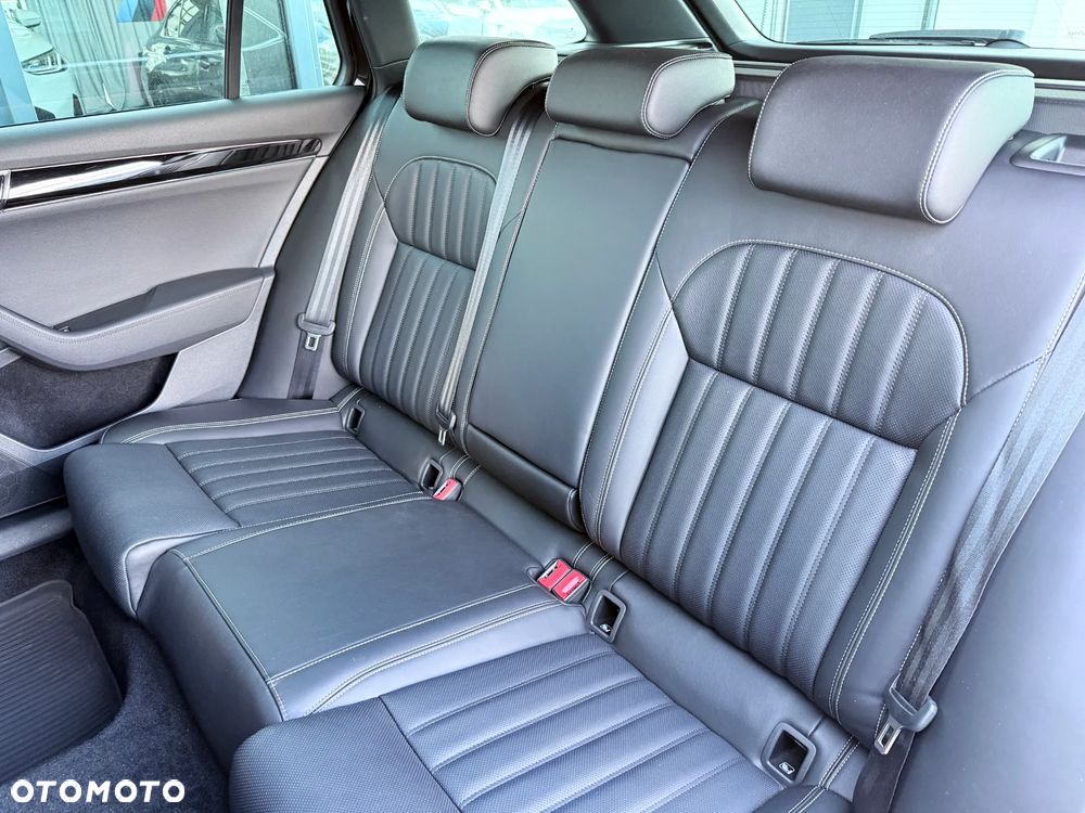Skoda Superb 2.0 TSI L&K DSG - 31