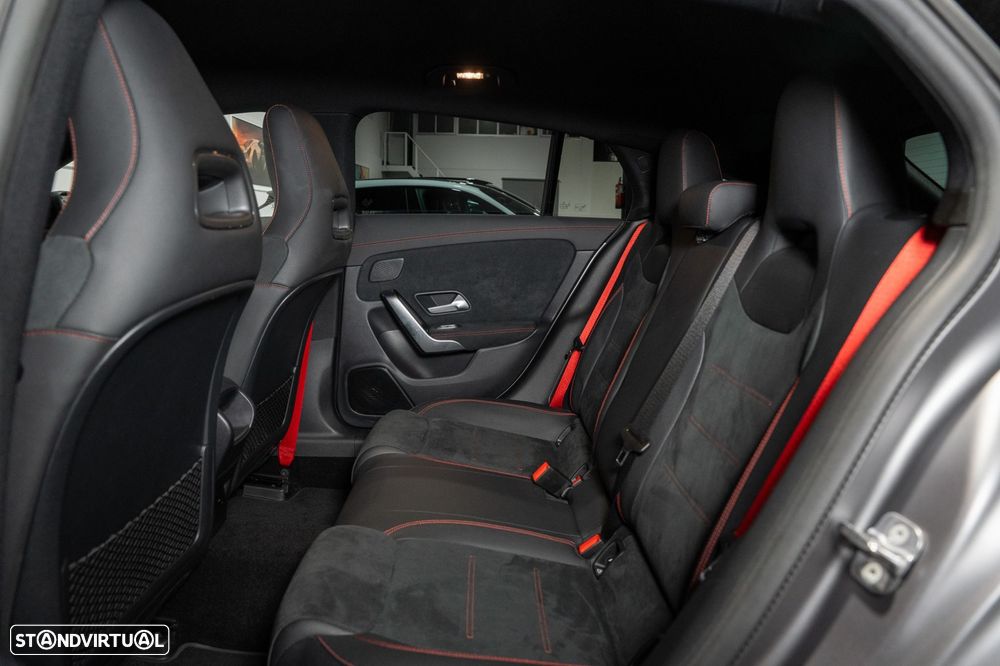 Mercedes-Benz CLA 35 AMG - 37