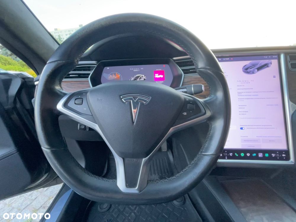 Tesla Model S - 23