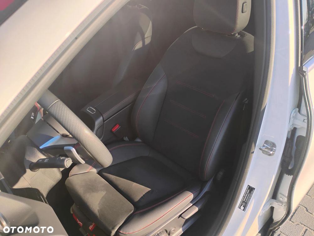 Mercedes-Benz GLA 200 AMG Line - 10