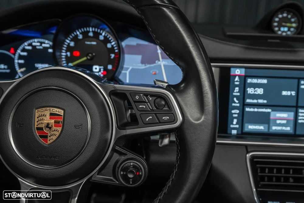 Porsche Panamera 4 E-Hybrid - 12