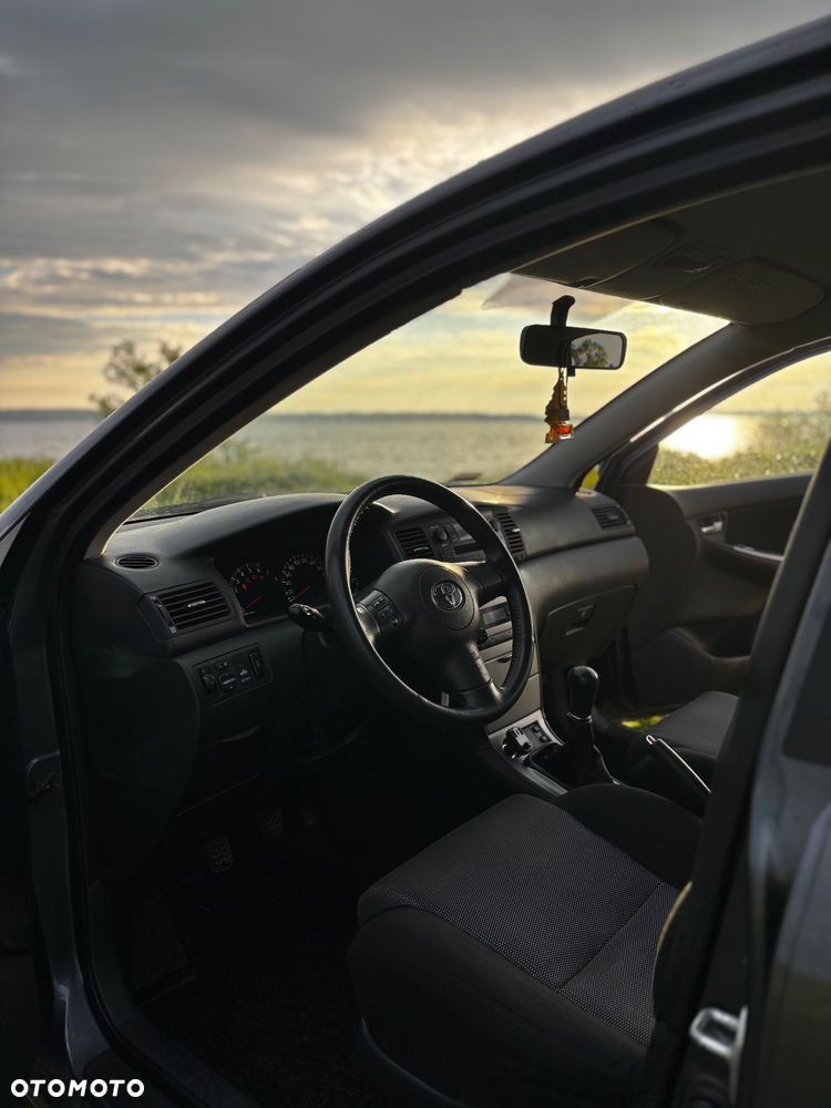 Toyota Corolla 1.6 VVT-i Sol - 6