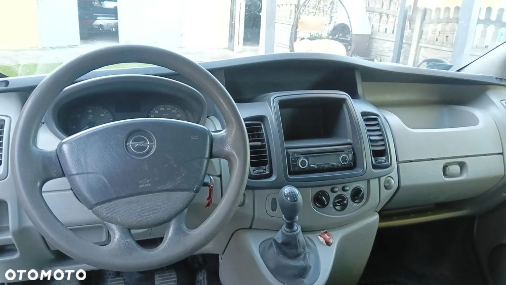 Opel Vivaro - 10