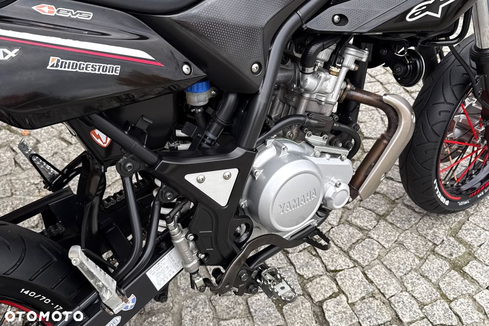 Yamaha WR - 8