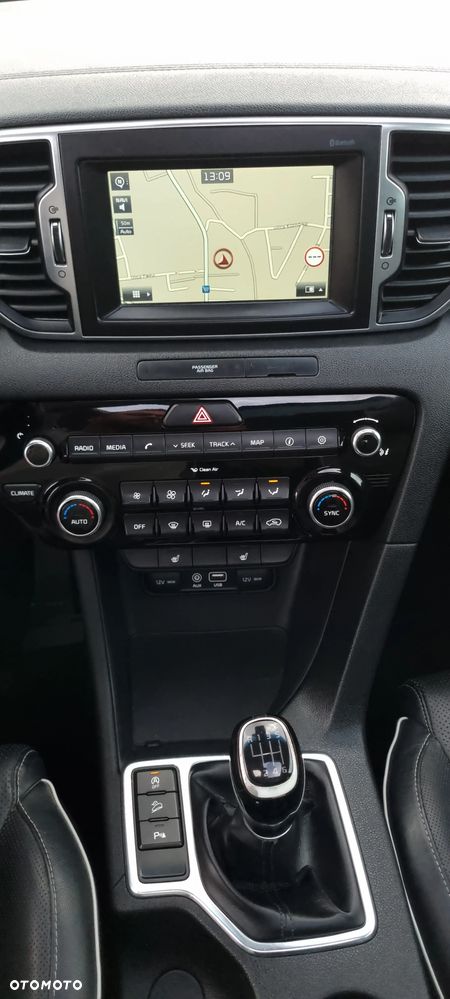 Kia Sportage 1.7 CRDI 2WD Dream-Team Edition - 12