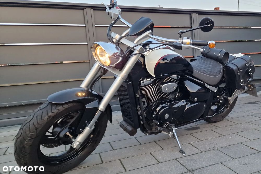 Suzuki Intruder - 17