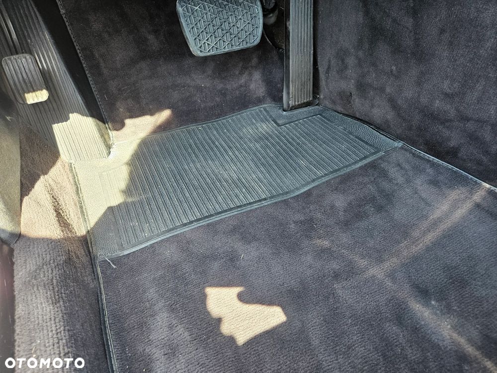 Mercedes-Benz W123 - 15