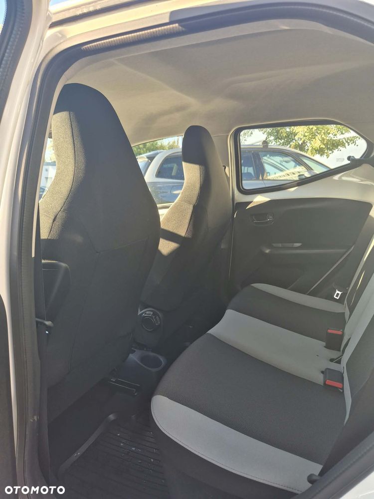 Toyota Aygo x-play - 11