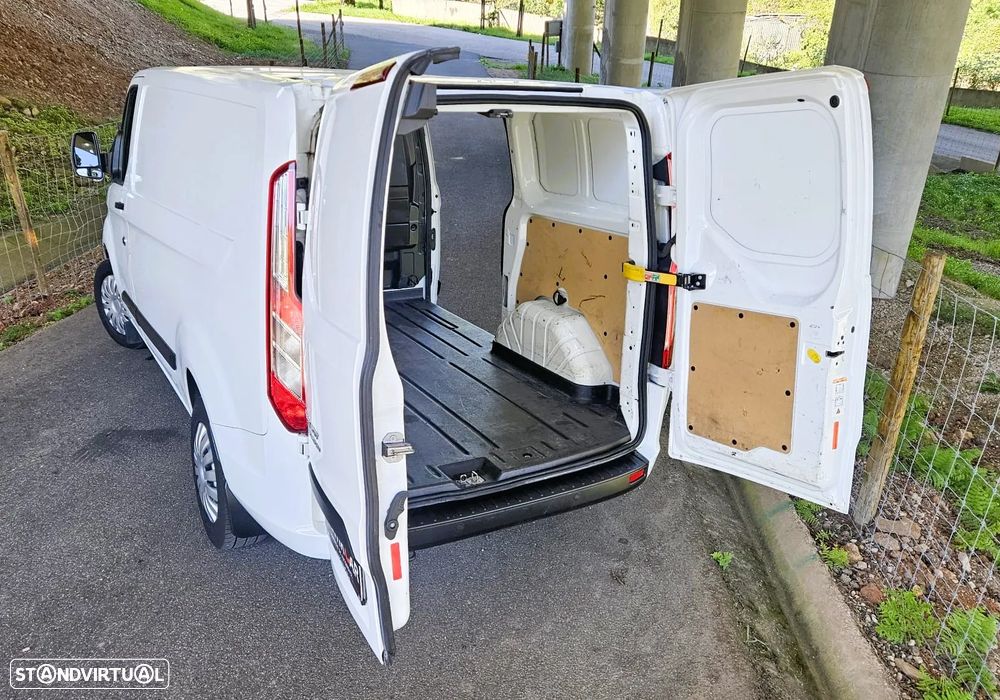 Ford Transit Custom L1H1 2.0 TDCI IVA DEDUTIVEL - 31