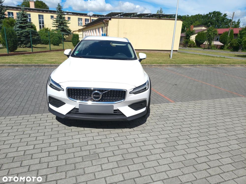 Volvo V60 Cross Country B5 B AWD Ultimate - 5