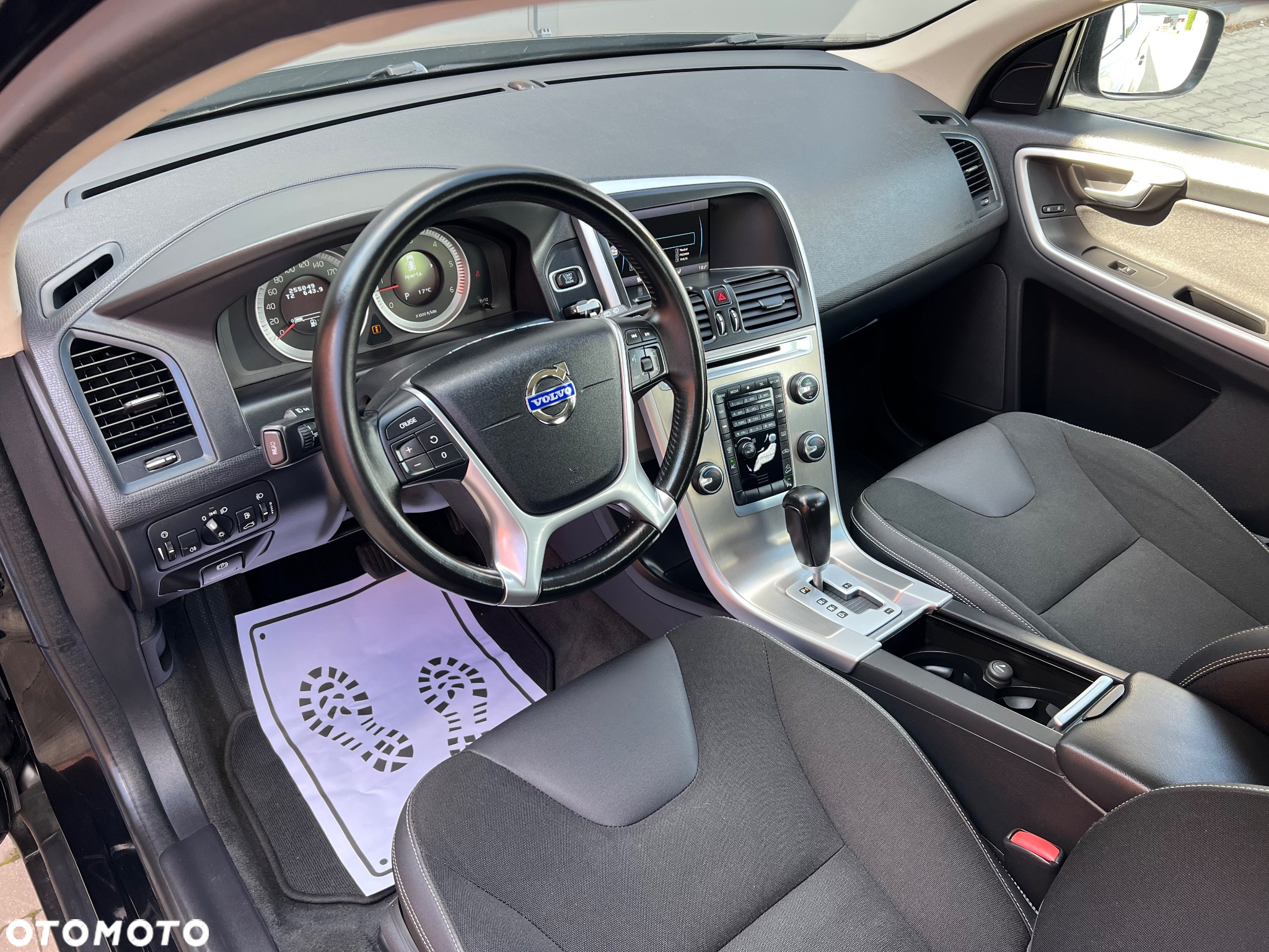 Volvo XC 60 2.4D AWD Momentum - 6