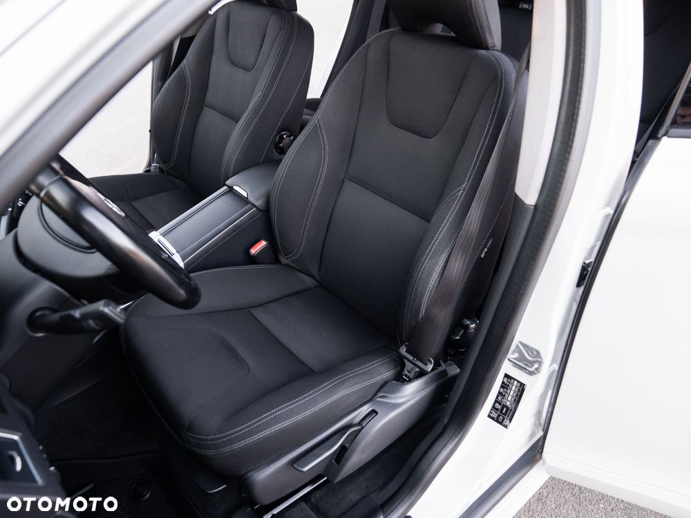 Volvo XC 60 D3 Momentum - 28