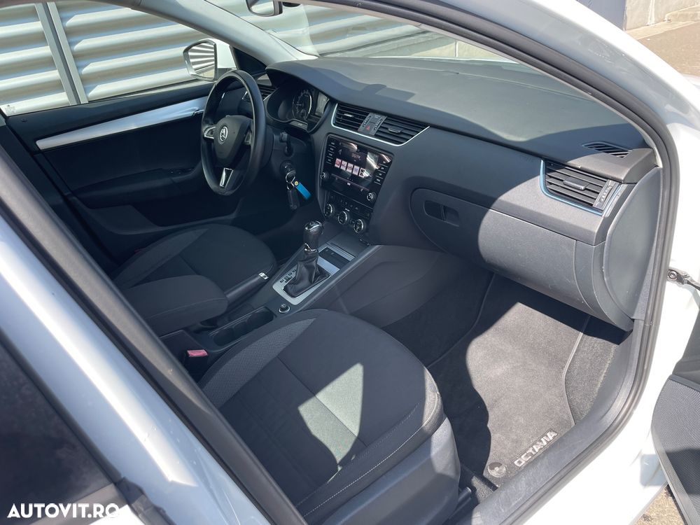 Skoda Octavia 1.6 TDI DSG Style - 12