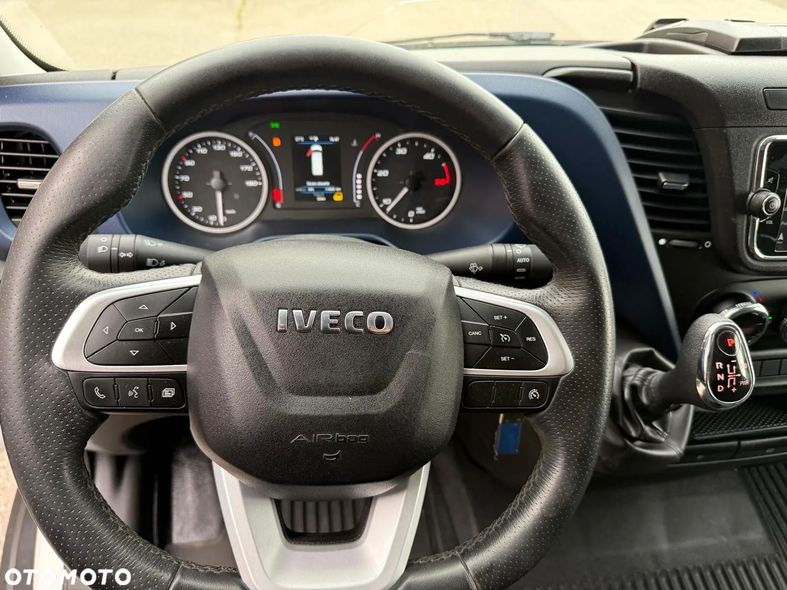 Iveco Daily 35S18, 3.0 180KM, L4H2, Brygadówka 7os., HiMatic, Niski przebieg - 25