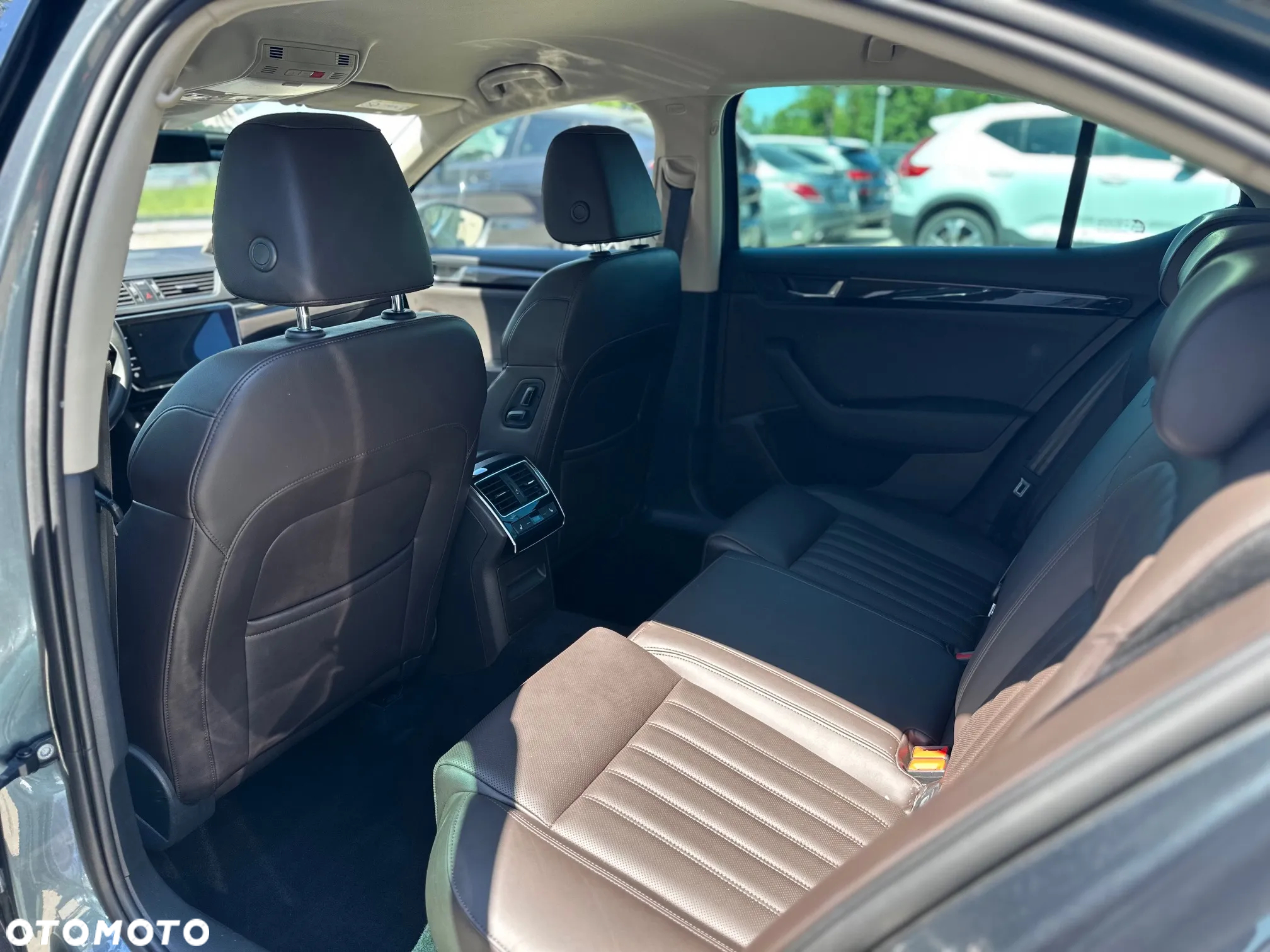 Skoda Superb 2.0 TDI 4x4 L&K DSG - 10