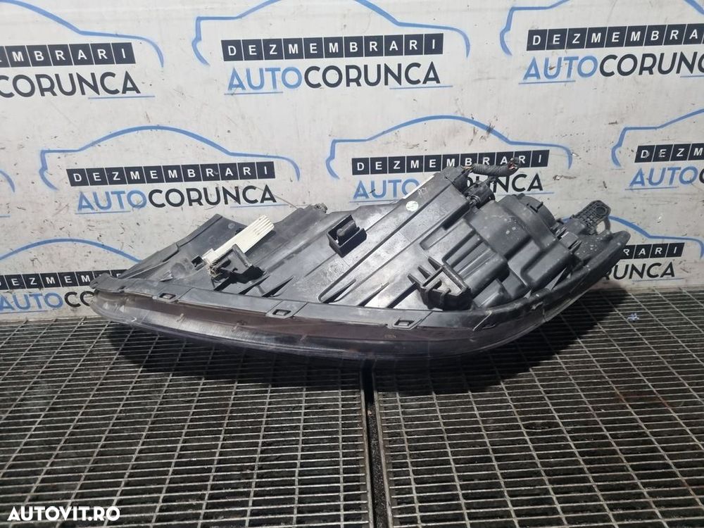 Far Dreapta Hyundai Tucson III 2015 - 2018 SUV 4 Usi (1298) Cu lupă - 4