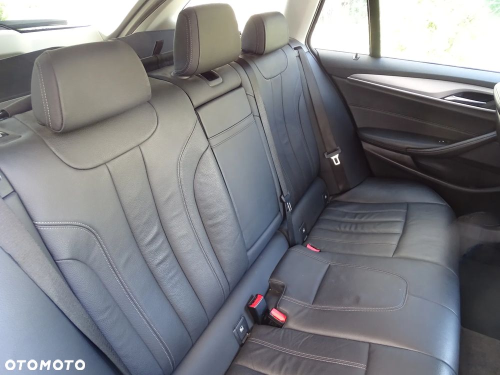 BMW Seria 5 520d - 34