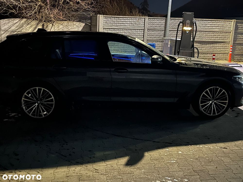 BMW Seria 5 520d Sport Line - 10