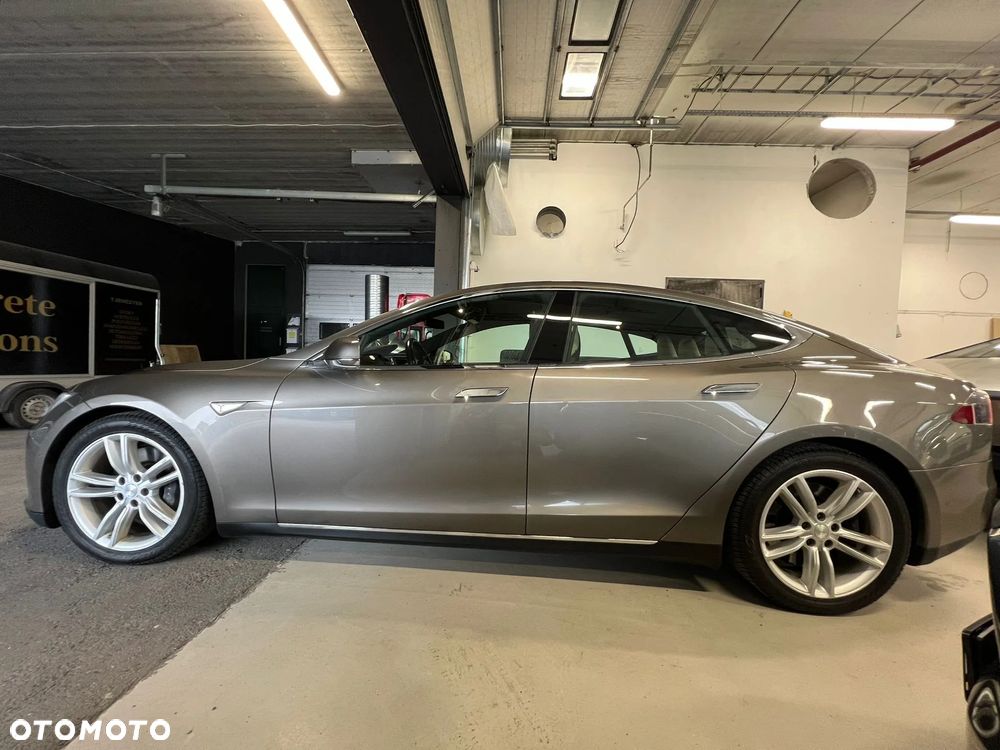 Tesla Model S 90D Allradantrieb - 2
