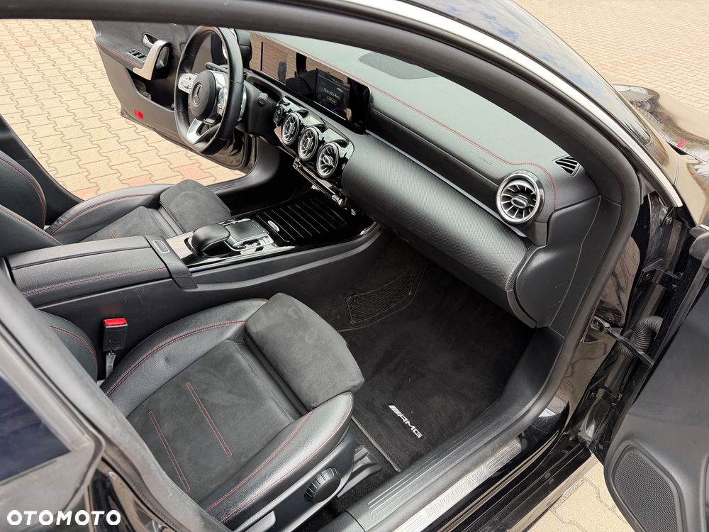 Mercedes-Benz CLA 180 7G-DCT AMG Line - 13