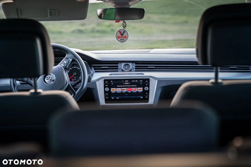 Volkswagen Passat - 21