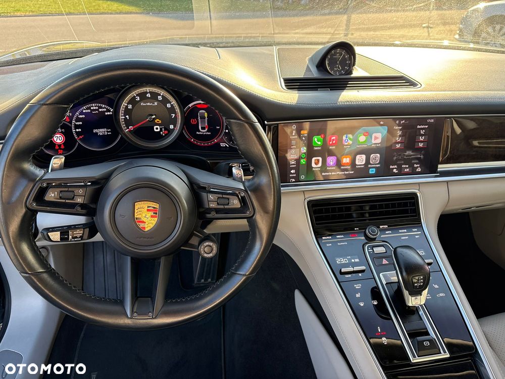 Porsche Panamera Turbo S - 25