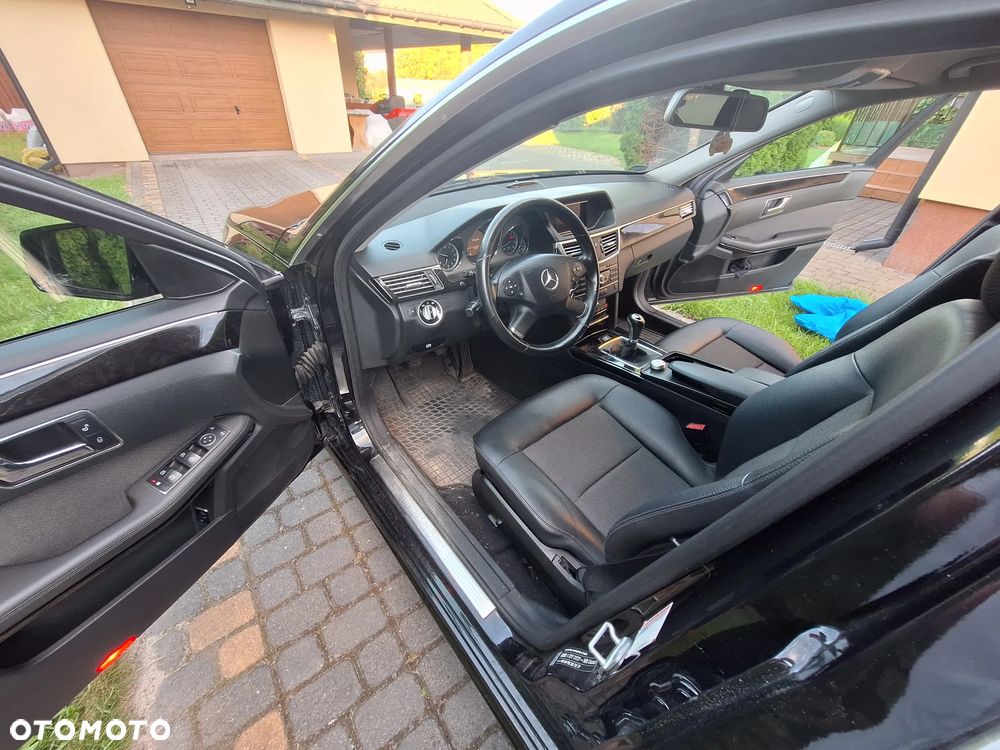 Mercedes-Benz Klasa E 200 CGI BlueEffICIENCY Avantgarde - 13