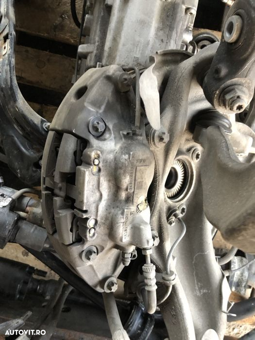 Port fuzeta dreapta si stânga rulment brat brate etrier bmw g12 g11 730xd Xdrive - 3
