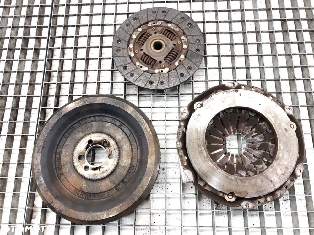 SPRZĘGŁO  SKODA SUPERB II Kombi (3T5) 2009 - 2015 1.6 TDI 77 kW [105 KM] olej napędowy 2010 - - 3