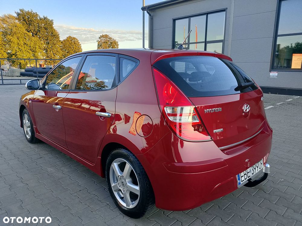 Hyundai i30 1.4 Base + - 4