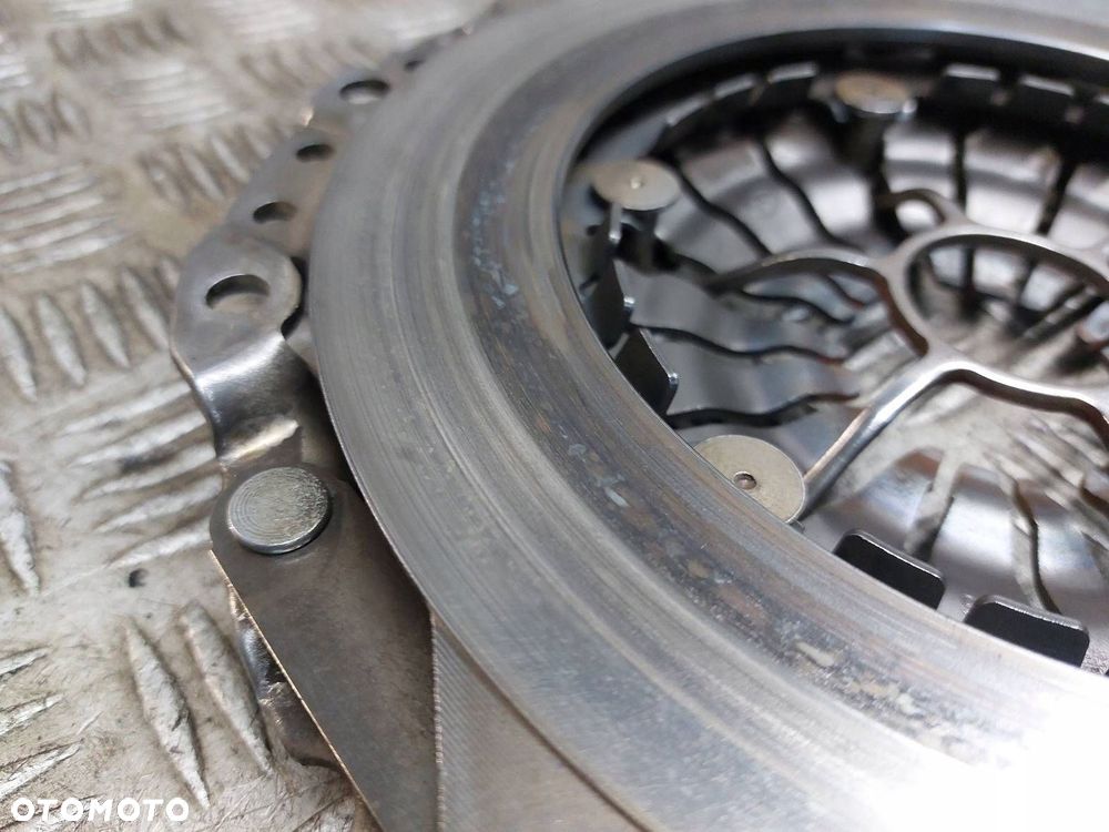 KOŁO DWUMASOWE + TARCZA + DOCISK + ŁOŻYSKO OPOROWE BMW E90 318i 2.0 16V - 7