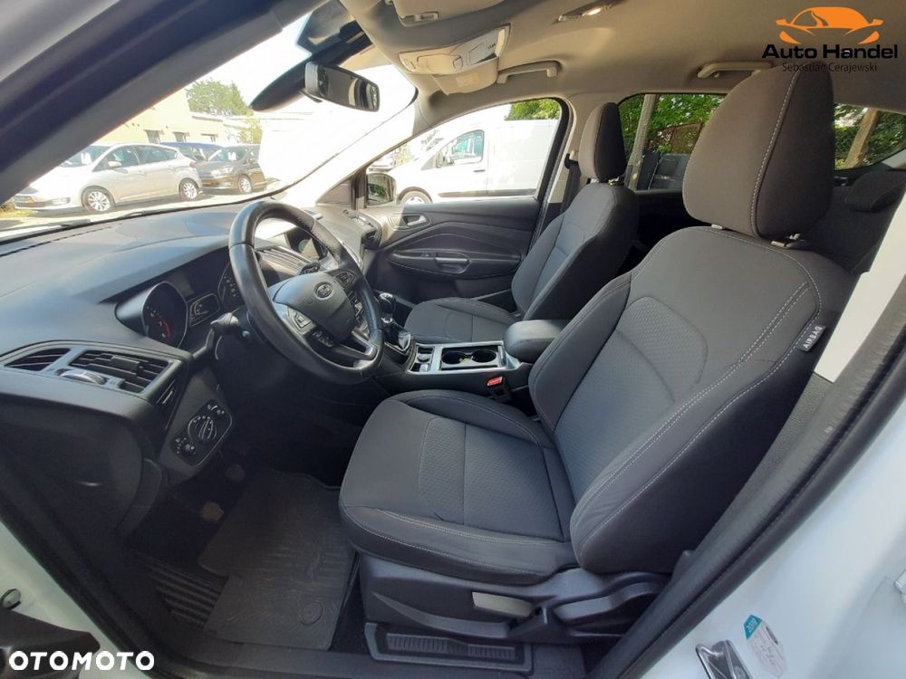 Ford Kuga 1.5 EcoBoost 2x4 Titanium - 40